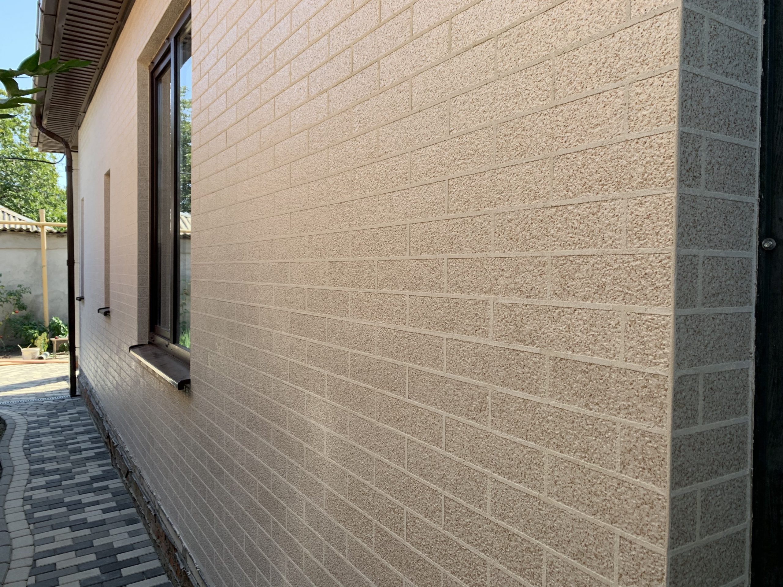 Декоративное покрытие для фасадов и интерьеров